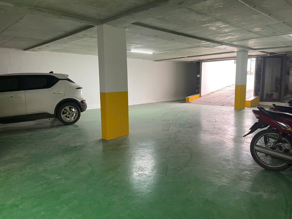 Cho Thuê Tòa Nhà 9 Tầng - Mặt Tiền Rộng - Vỉa Hè Thoáng - Giá Chỉ 120Tr/tháng