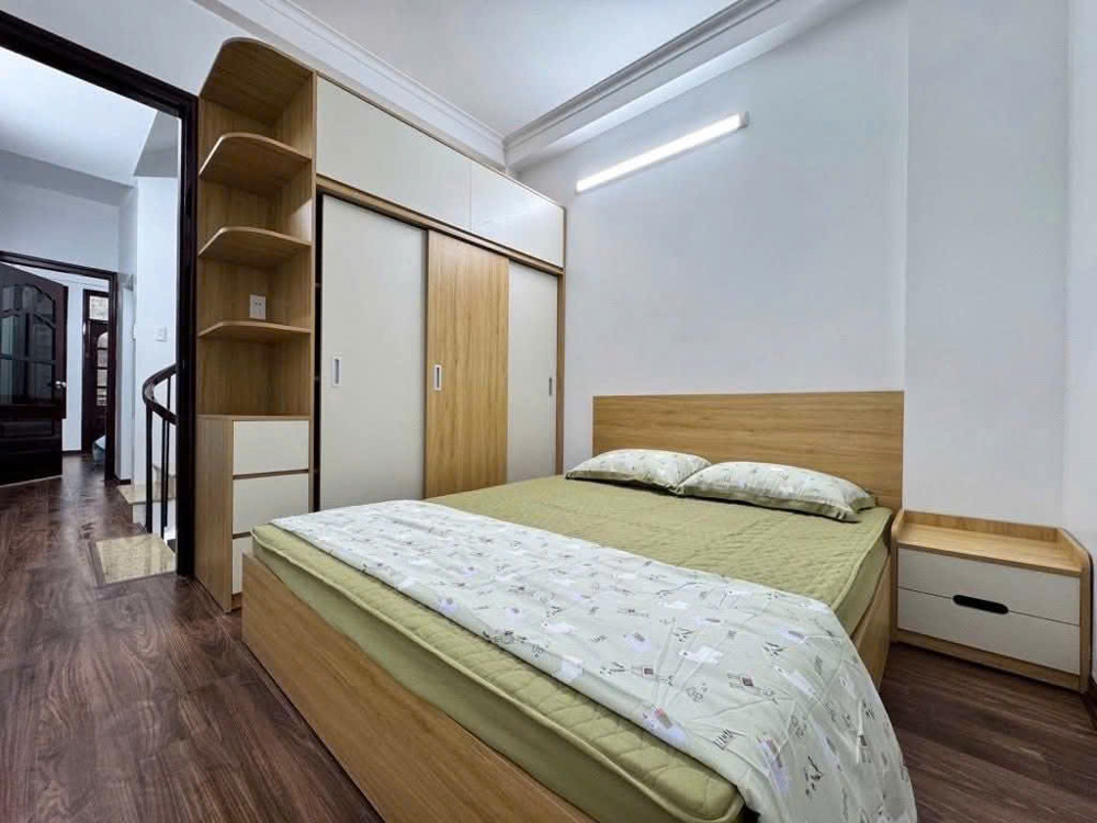 Nhà Đẹp 38M2 Trung Tâm Thạch Bàn – Ô Tô Đỗ Cửa – Gần Hồ Điều Hòa Giá Nhỉnh 8 Tỷ