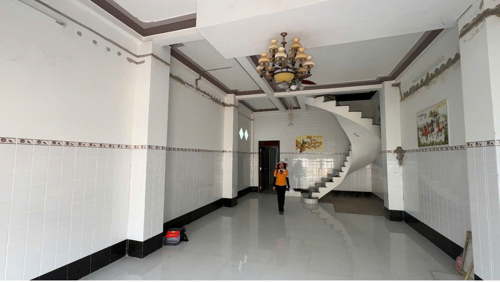 Chính Chủ Bán Gấp Nhà Mặt Tiền Quốc Lộ 60 Ở Tiểu Cần Trà Vinh