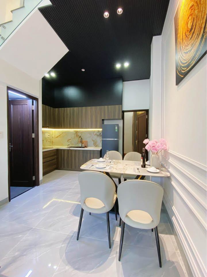 Bán Nhà Cổ Linh Dân Xây - 9 Tỷ Ô Tô Đỗ Cửa - Nhà Đẹp , Mới Full Nội Thất