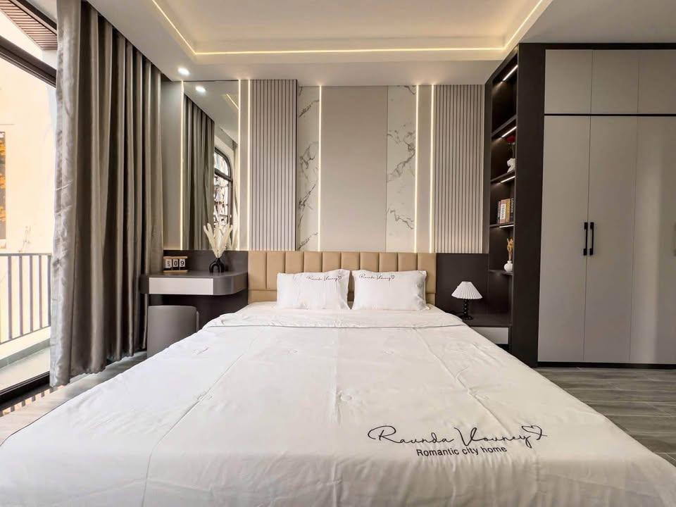 Bán Nhà Cổ Linh Dân Xây - 9 Tỷ Ô Tô Đỗ Cửa - Nhà Đẹp , Mới Full Nội Thất