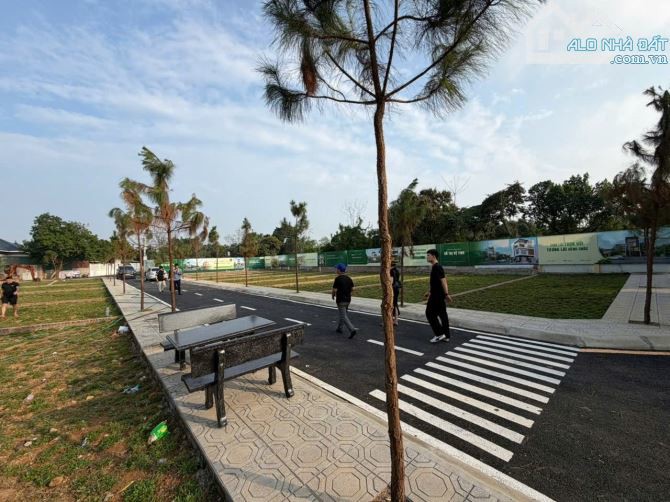 Nhỉnh 2,5 Tỷ Chốt Lô Đất 100M2 Sổ Đỏ F0, Full Thổ Cư, Khu Công Nghệ Cao - Hoà Lạc