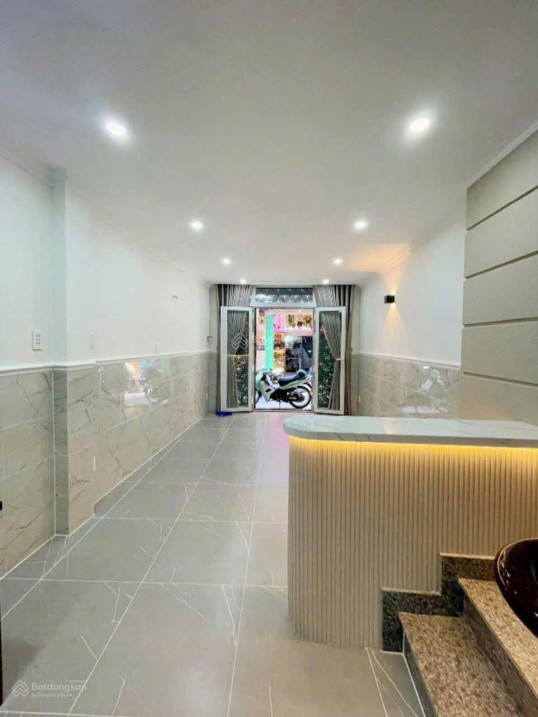 Bán Nhà 2 Tầng 21M² Nguyễn Thần Hiến, Q.4, 5.6 Tỷ, Sổ Đỏ