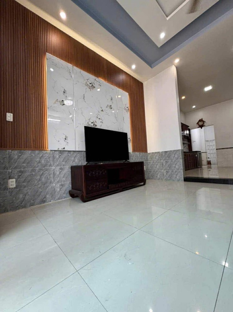 Bán Nhà Thạch Bàn Dân Xây 6 Tỷ Full Nội Thất Gần Chợ Thạch Bàn