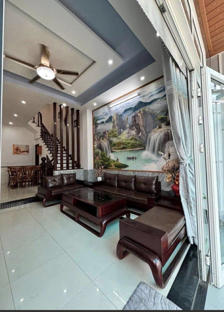 Bán Nhà Thạch Bàn Dân Xây 6 Tỷ Full Nội Thất Gần Chợ Thạch Bàn