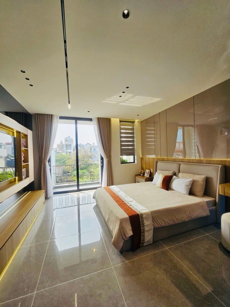 5 Tầng Thang Máy - Oto Đỗ Cửa - Làng Hoa Trung Tâm Gò Vấp - Chủ Để Lại Toàn Bộ Nội Thất Tiền Tỷ 