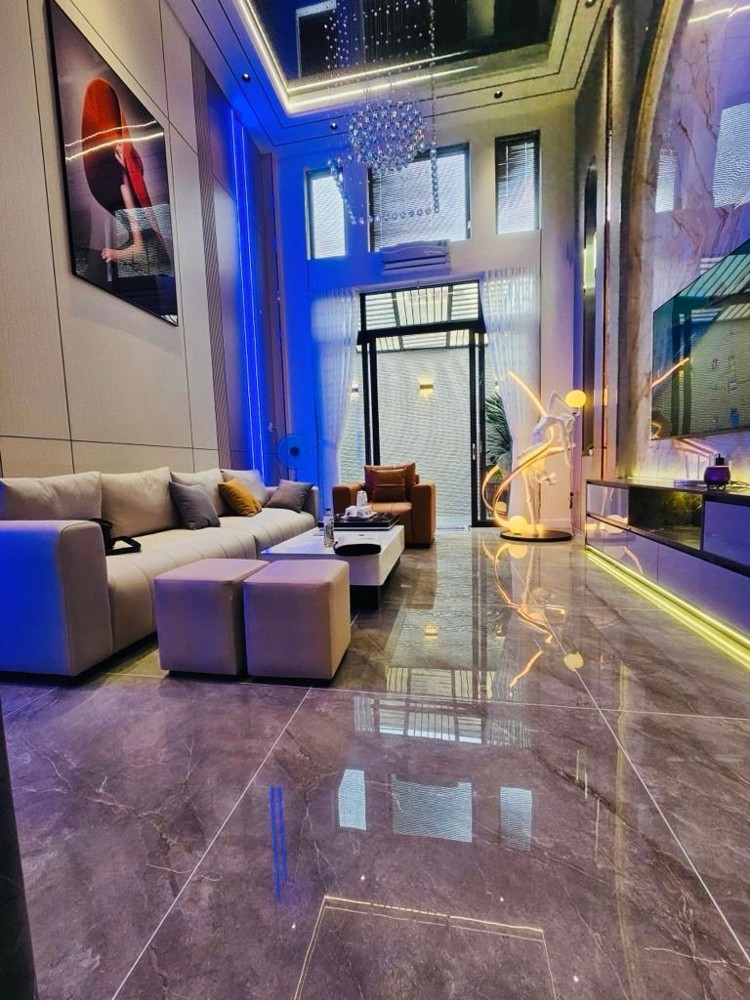 5 Tầng Thang Máy - Oto Đỗ Cửa - Làng Hoa Trung Tâm Gò Vấp - Chủ Để Lại Toàn Bộ Nội Thất Tiền Tỷ 