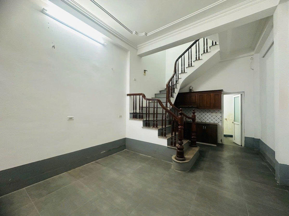 Hiếm Trong Tầm Giá 6 Tỷ – Nhà Riêng 5 Tầng – Ngõ Thông Ô Tô – Trung Tâm Văn Hội