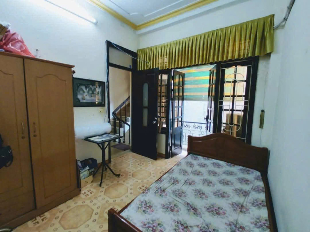 “Sát Hồ – Giá Sốc”!!! Sốc Thật! Nhà Sát Hồ Tây – 64M² – 4 Tầng – Chỉ 13.5 Tỷ – Không Mua Là Mất!