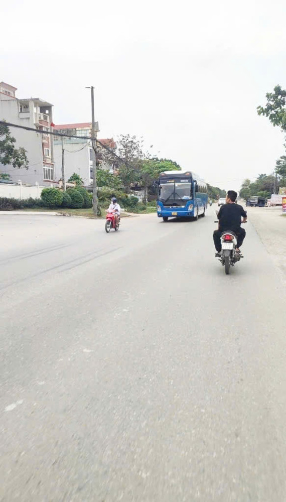 Chính Chủ Bán Lỗ Mảnh Đất Sát Ql21 100M2 Ngay Trục Chính Giá Rẻ