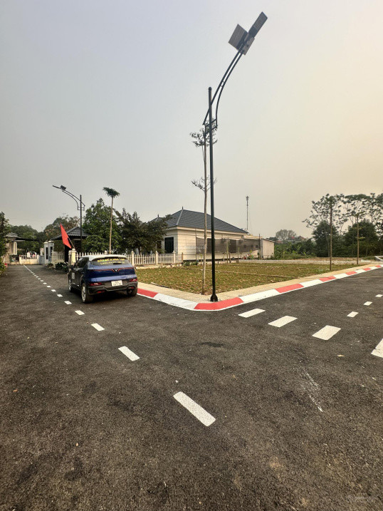 Bán Gấp 110M2 Full Thổ Cư Có 2 Mặt Tiền Gần Sát Các Trường Đại Học Tại Hoà Lạc