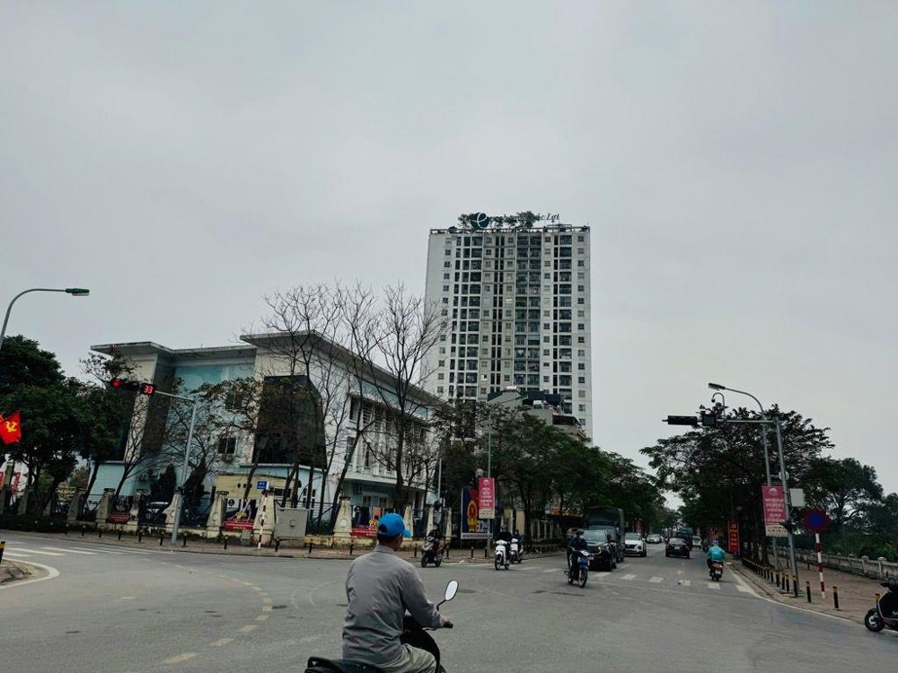 Nhà 5 Tầng Đẹp– 43M – Giá Hiếm – Tiện Ích Ngập Tràn - Hàng Xóm Vin 7.X Tỷ