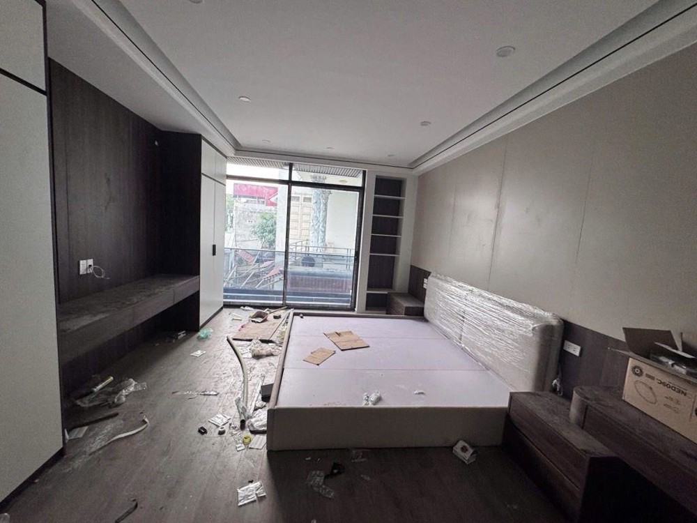 Nhà 5 Tầng Đẹp– 43M – Giá Hiếm – Tiện Ích Ngập Tràn - Hàng Xóm Vin 7.X Tỷ