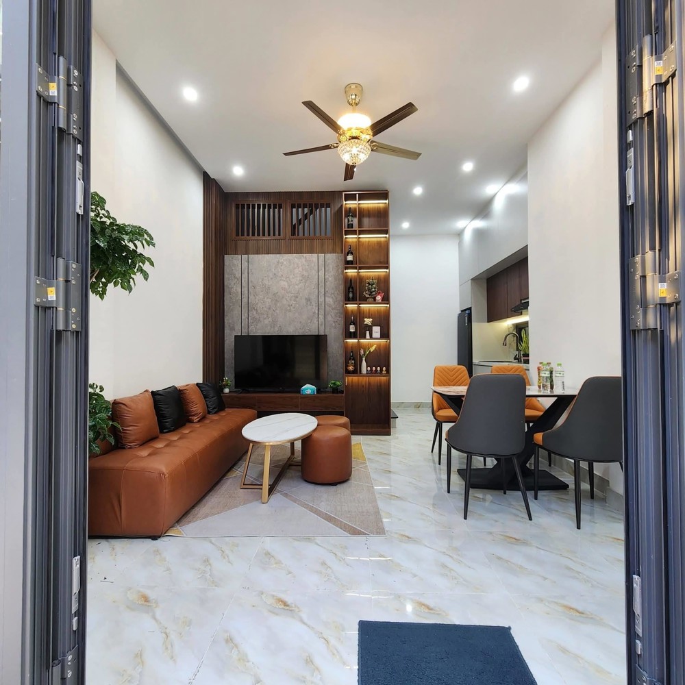 Nhà 5 Tầng Đẹp– 43M – Giá Hiếm – Tiện Ích Ngập Tràn - Hàng Xóm Aeon