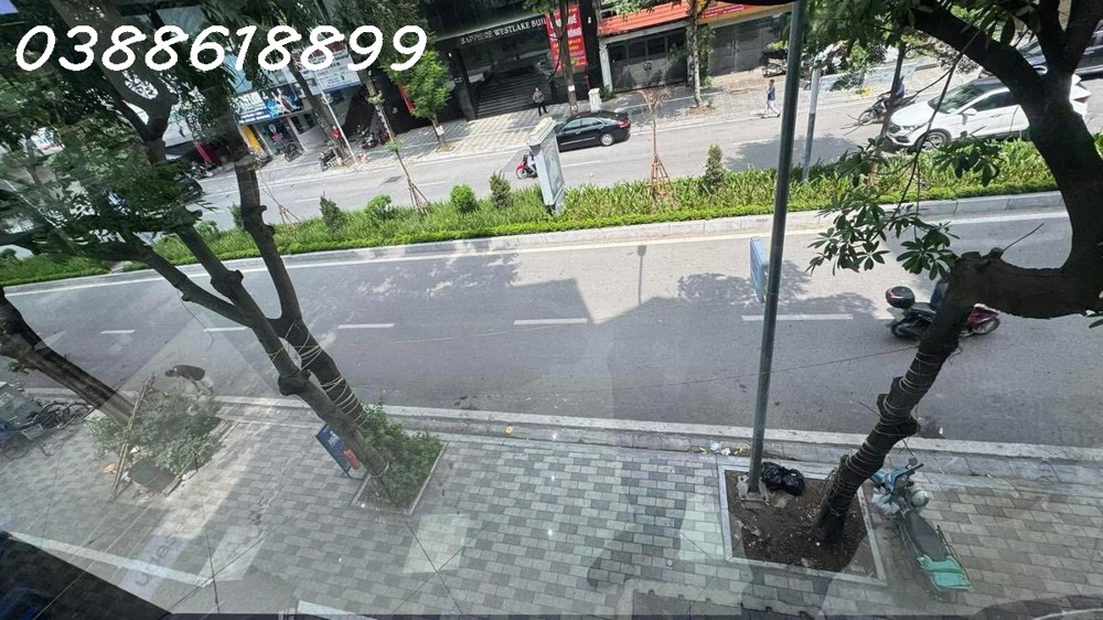 Bán Tòa Văn Phòng Mặt Phố Lạc Long Quân - 6 Tầng Thông Sàn - Mặt Tiền Rộng 8M - Vỉa Hè Đá Bóng