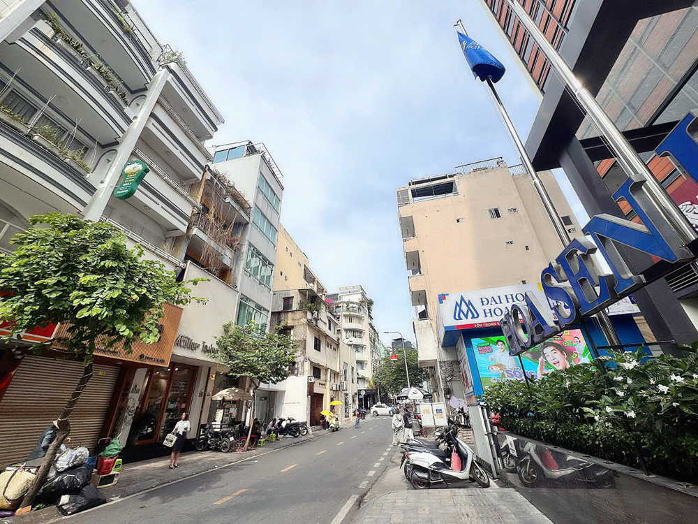 Bán Nhà 2 Tầng Mặt Tiền Kd Đ.nguyễn Văn Tráng, P.bến Thành, Quận 1 - Dt Đẹp 4M*18m Vuông Vức - Trọn