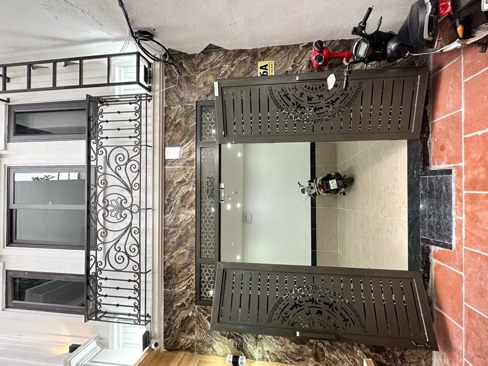 Chủ Nhà Đau Đầu-Cơ Hội Đầu Tư Hiếm Tại Phúc Lợi – Nhà 5 Tầng Mới, Vị Trí Đẹp