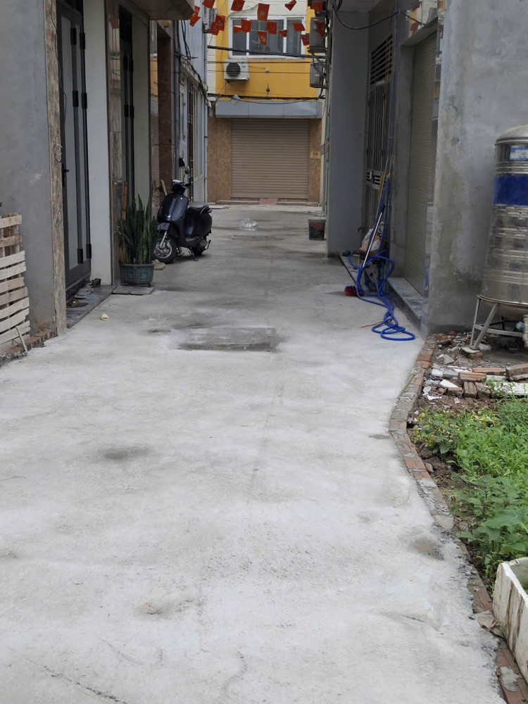 Nhà Đẹp Trung Tâm Thạch Bàn 42M2 – Thang Máy – Gara Ô Tô – Gần Hồ Điều Hoà