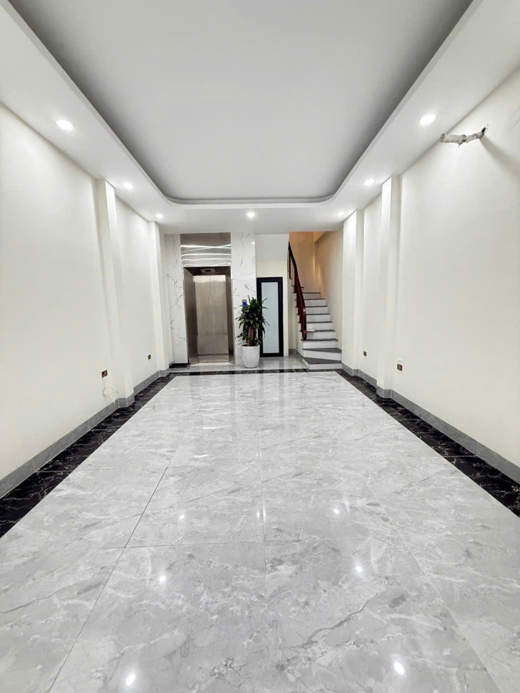 Nhà Đẹp Trung Tâm Thạch Bàn 42M2 – Thang Máy – Gara Ô Tô – Gần Hồ Điều Hoà