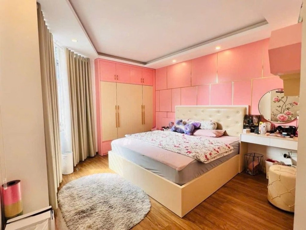 Nguyễn Khang 32M X5 Tầng Giá 8,2 Tỷ - Lô Góc,Ngõ Ba Gác Tránh,40M Ra Phố