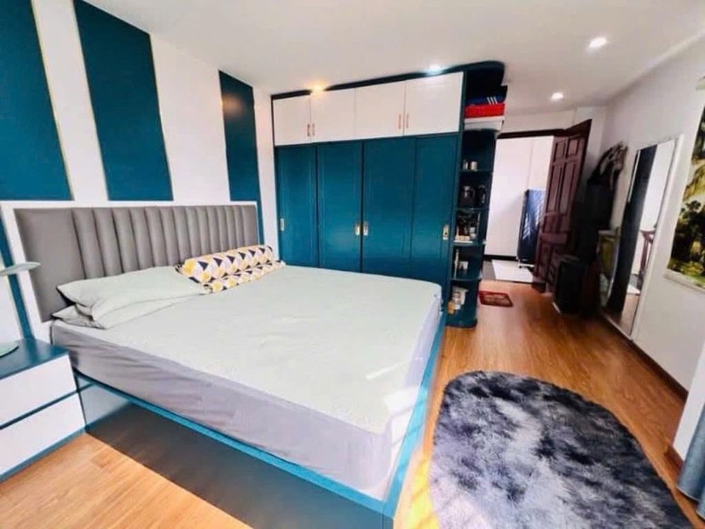 Nguyễn Khang 32M X5 Tầng Giá 8,2 Tỷ - Lô Góc,Ngõ Ba Gác Tránh,40M Ra Phố