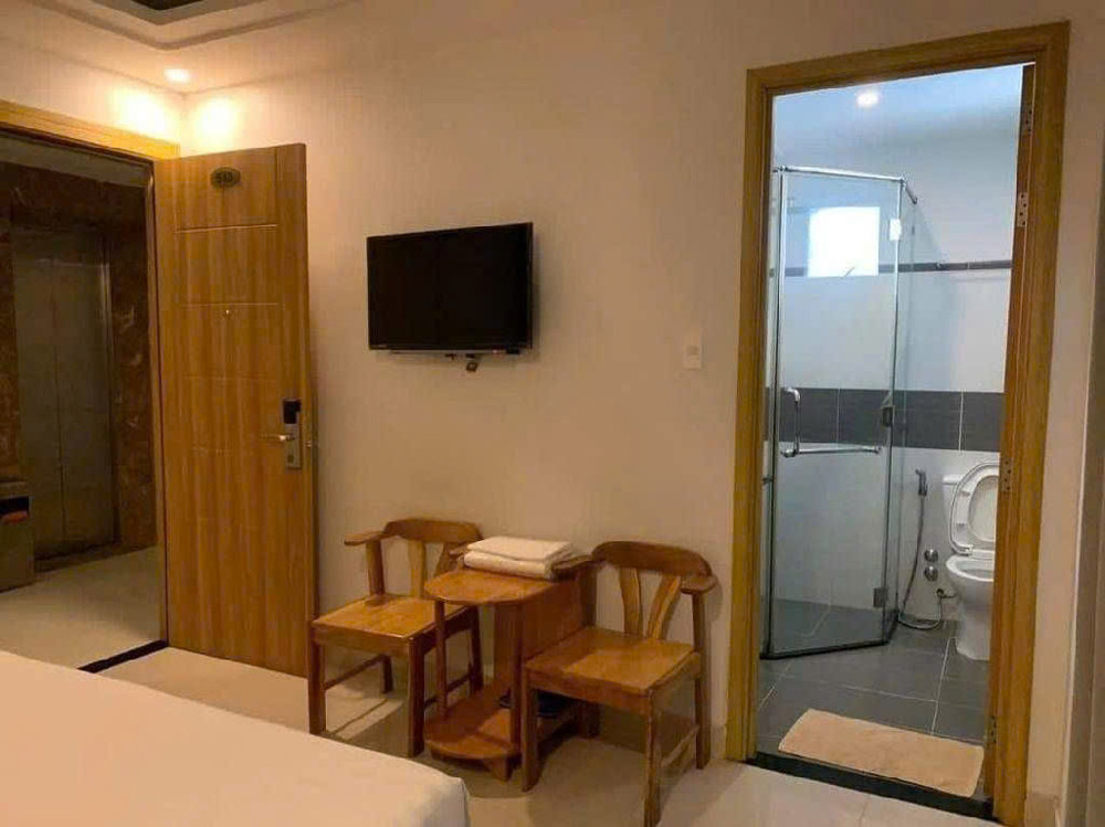 Quận 7, Khách Sạn 3 Sao, 8 Tầng, Chỉ Hơn 40 Tỷ, Tại Khu Dân Cư Tân Quy, Bán Gấp