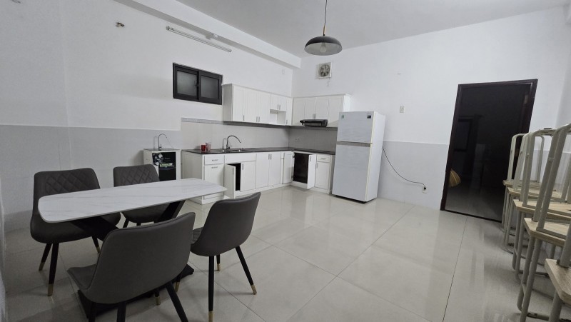 ► Mt Hải Phòng Gần Chợ Đêm, 110M2, (+ 190M2 Ngoài Sổ), 7 Tầng Hiện Đại 6 Căn Hộ Studio