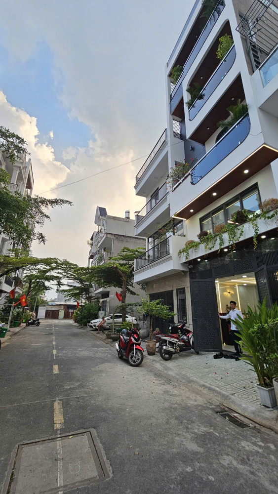 Nhà Mặt Phố Khu 307 Bàu Cát 33M2, 2 Tầng, Sổ Hồng Riêng, Giá 15 Tỷ! Lh: 0898333313