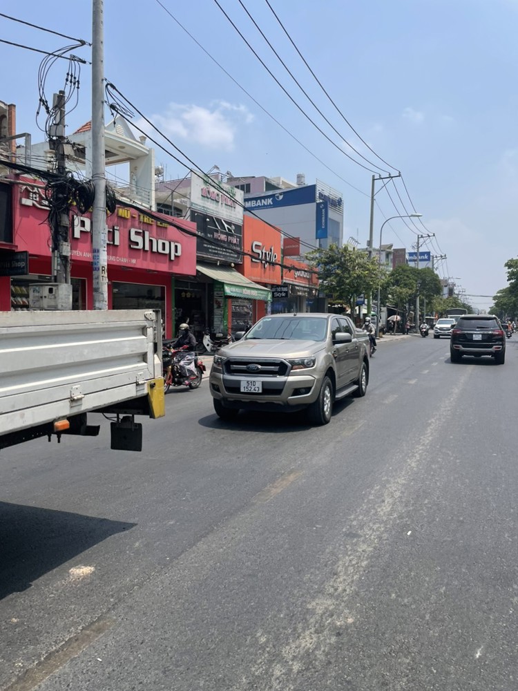 Bán Nhà 3 Tầng 5X25m Giá 16,5 Tỷ Đường Nguyễn Ảnh Thủ