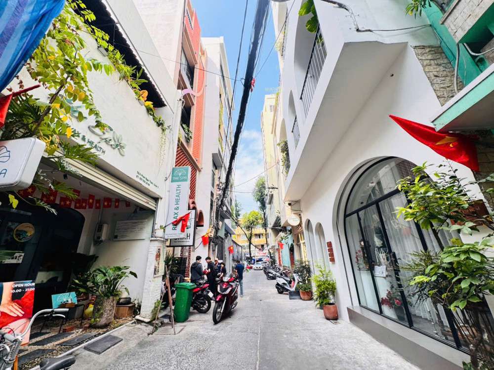 Bán Nhà 4 Tầng Mặt Tiền Hxh 8M Đ.phạm Ngọc Thạch, Quận 3- Dt 4M*16m Sh Vuông Đẹp- Hdt Đều 50Tr/th