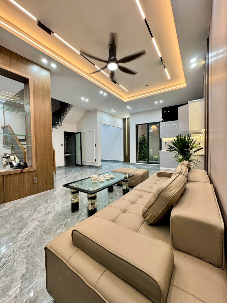 Bán Nhà 4 Tầng Khu Hồ Sen – Mt 7,5M – Nhà Mới – Ô Tô Sát Nhà – Giá 5,45 Tỷ