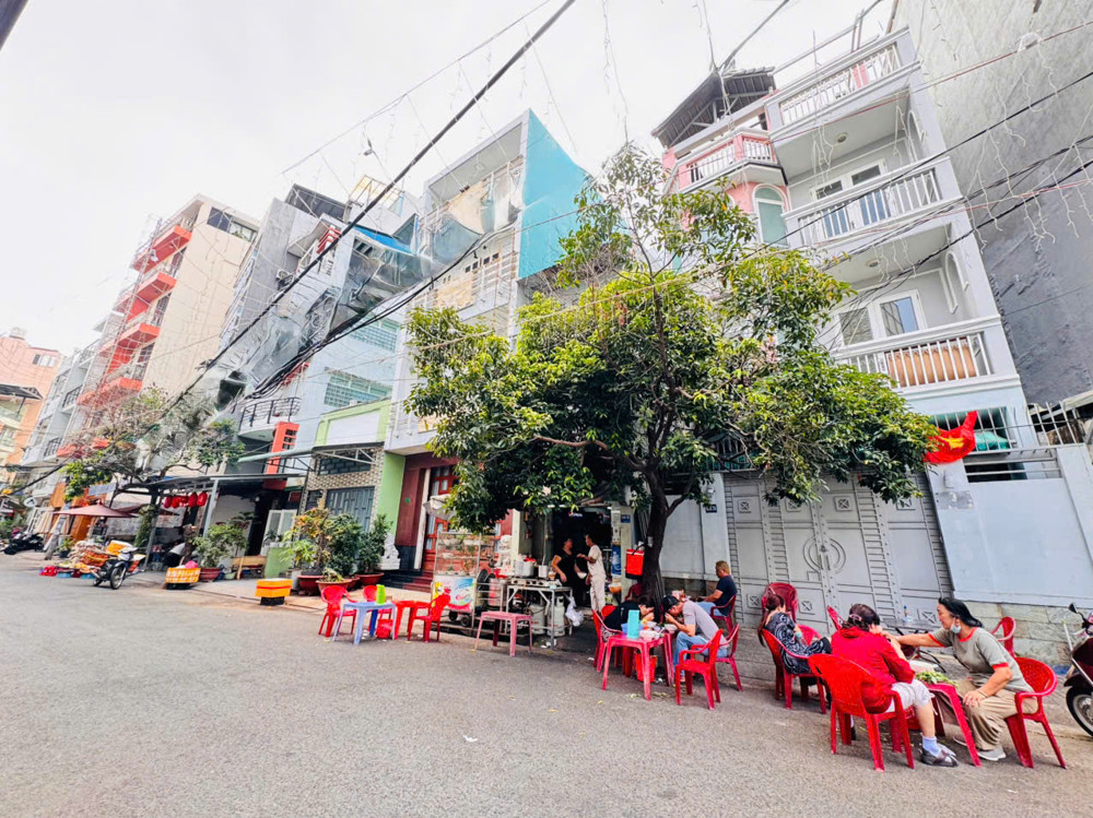 Ngang Lớn Hiếm 6,1M*14m- Bán Nhà 4 Tầng Phong Cách Biệt Thự Đ.cách Mạng Tháng 8, Quận 3- Đường 12M