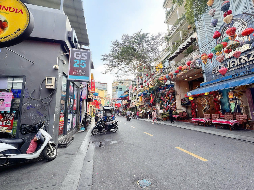 Bán Nhà 2 Tầng - Mặt Tiền Hẻm Kinh Doanh Đ.bùi Viện, Phạm Ngũ Lão, Quận 1 - Dt 64M2 Full Thổ Cư 