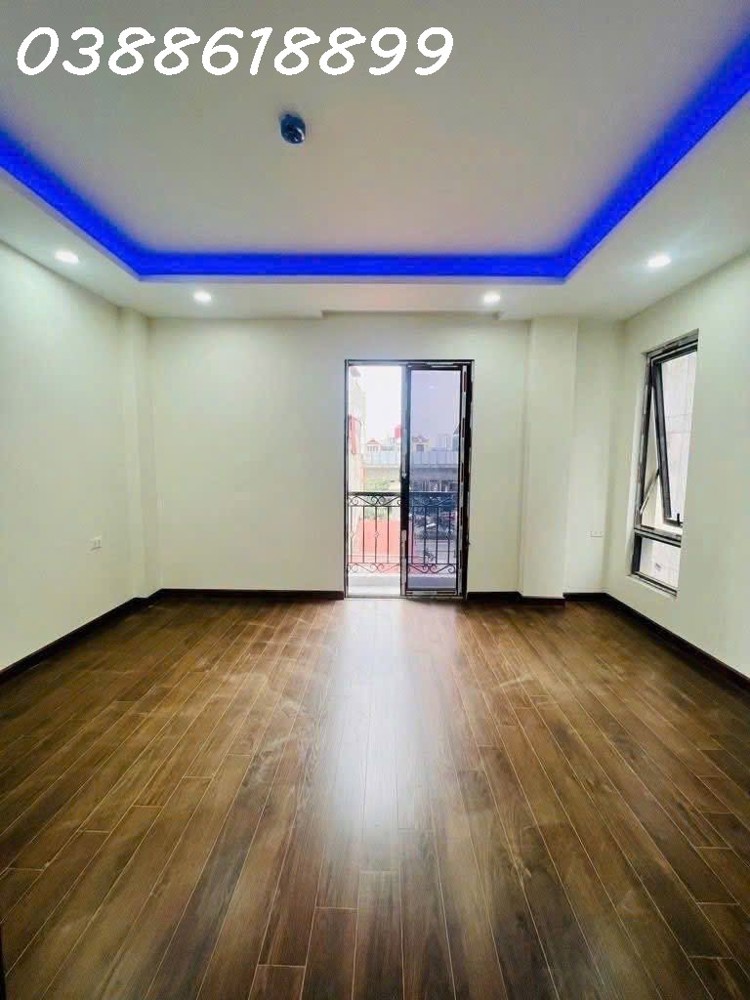 Bán Nhà Đẹp Nguyễn Trãi - Lô Góc - Mt 13,5M - 7 Tầng Thang Máy - Cách Mặt Phố 30M