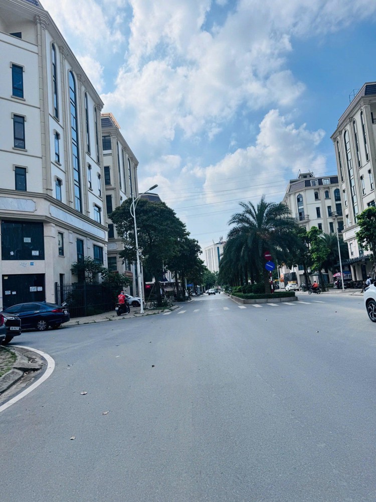 Bán Biệt Thự Chính Chủ Cần Bán Him Lam Vạn Phúc Hà Đông 91M 6T Thang Máy Hai Mặt 33 Tỷ Tỷ