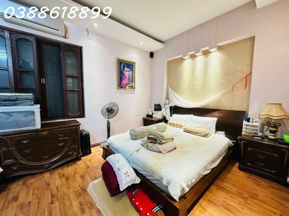 Bán Nhà Phân Lô Hoàng Quốc Việt - Ô Tô Tránh - 2 Mặt Thoáng - Sổ Nở Hậu - Giá Đầu Tư