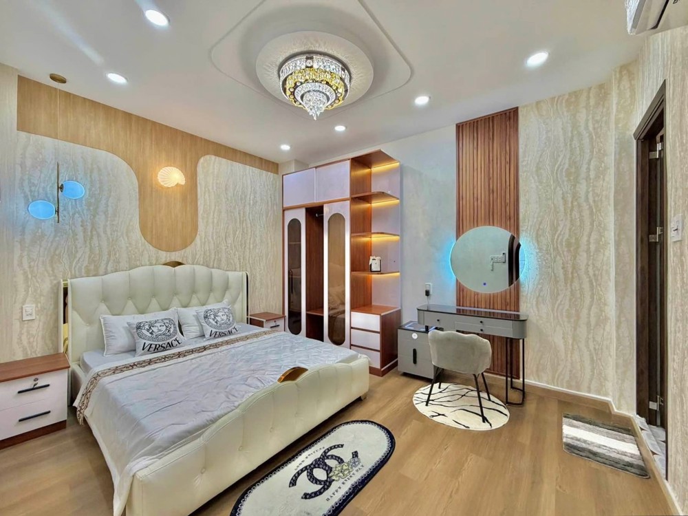 Siêu Phẩm Town House - Khu Vip Đoàn Thị Điểm - Trung Tâm Phú Nhuận - Vài Bước Ra Otô - 4 Tầng Sân