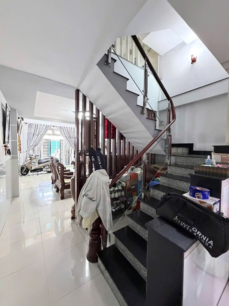 Bán Nhà Mặt Tiền Đỗ Nhuận - Lê Trọng Tấn, 500M Ra Aeon, 4X18m, 4 Tầng - 5Pn, 9,8 Tỷ