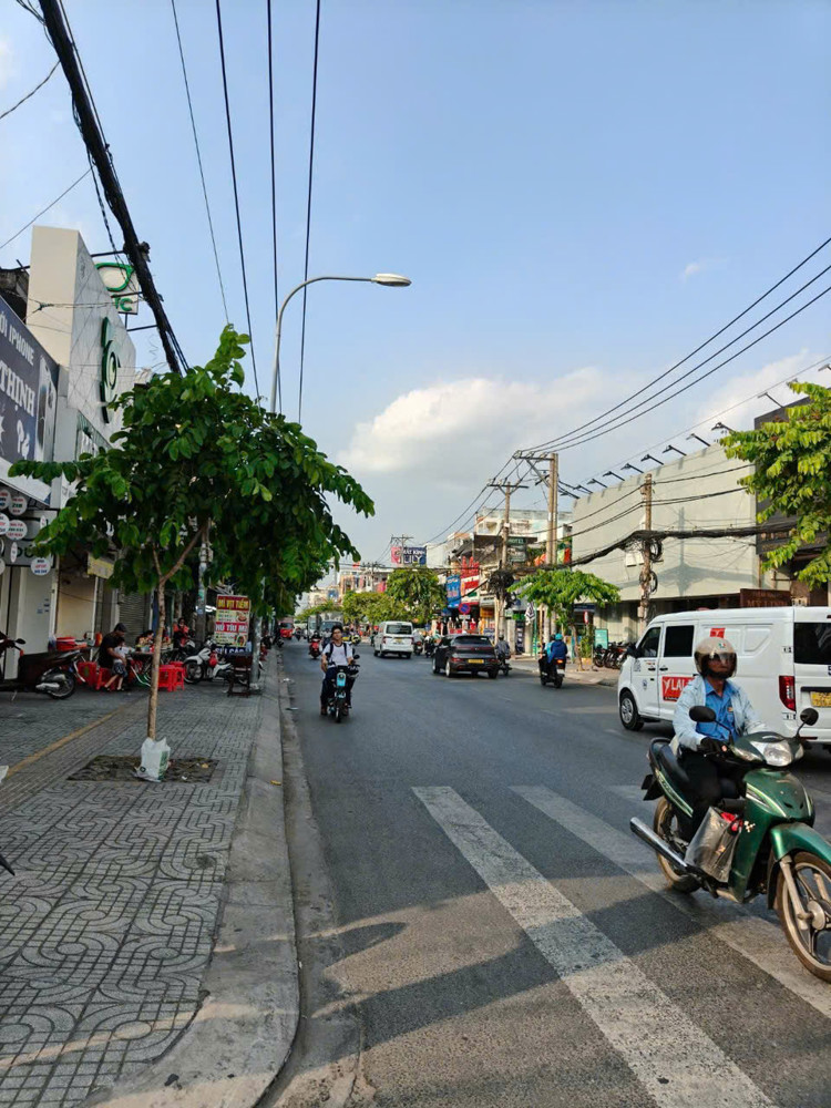 Mặt Tiền Nguyễn Ảnh Thủ, Trung Mỹ Tây – Trục Kd Sầm Uất – Giá 19,99 Tỷ