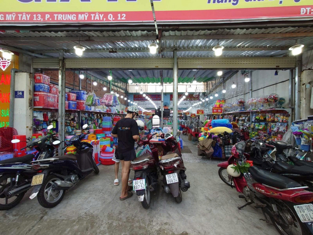 Bán Gấp Lô Đất 270M² Ngay Chợ Trung Mỹ Tây – Mtkd Sầm Uất – 2 Sổ Riêng