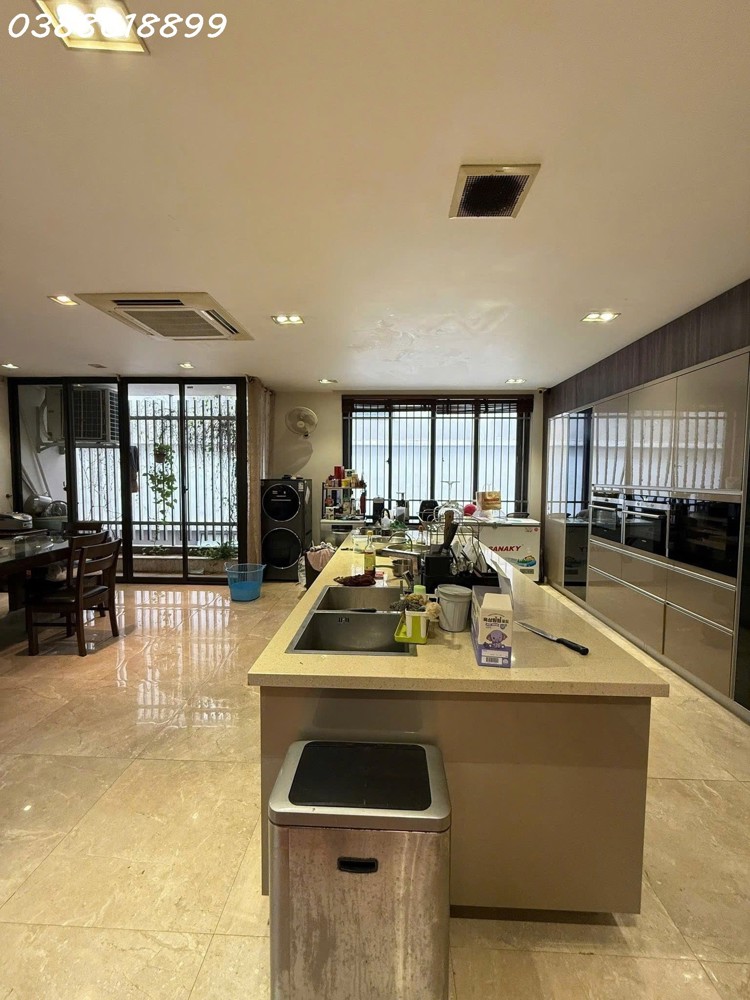 Bán Biệt Thự Láng Hạ, Ba Đình - 175M2 - Sân Vườn Châu Âu - Thang Máy - Ô Tô Vào Nhà