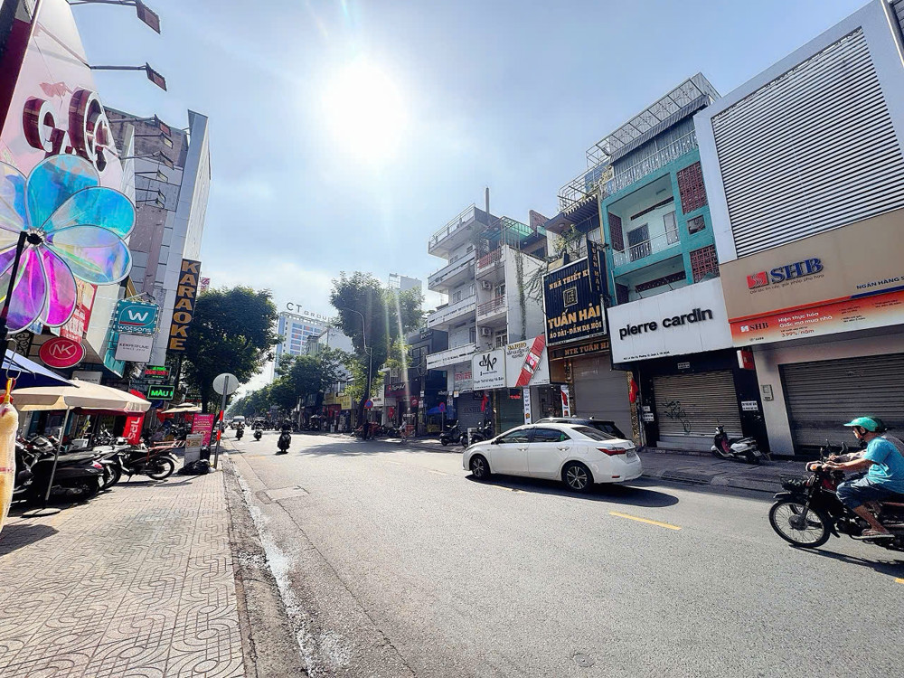 Chính Chủ Xây Tâm Huyết Nhà 4 Tầng - Mặt Tiền Kinh Doanh Đ.lê Văn Sỹ, Quận 3 - Dt Đẹp 4,3M*22m Full