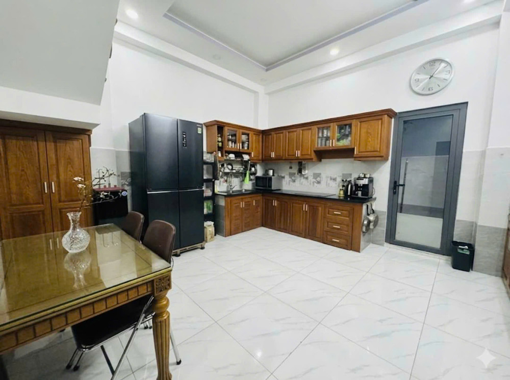 5’’ Tới Sân Bay Tsn Ngay Vincom Quang Trung 51M2 (4.2 X 12) Vuông A4 3 Tầng Đúc - 2Pn, 3Wc 