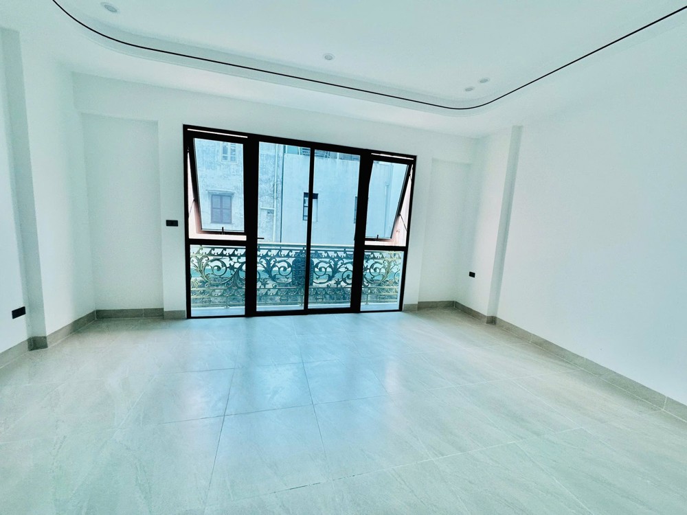 Cực Hiếm Phố Đồng Cổ 50M 6T Thang Máy Ngần Ô Tô Nhà Đẹp Ở Ngay Nhình 15 Tỷ