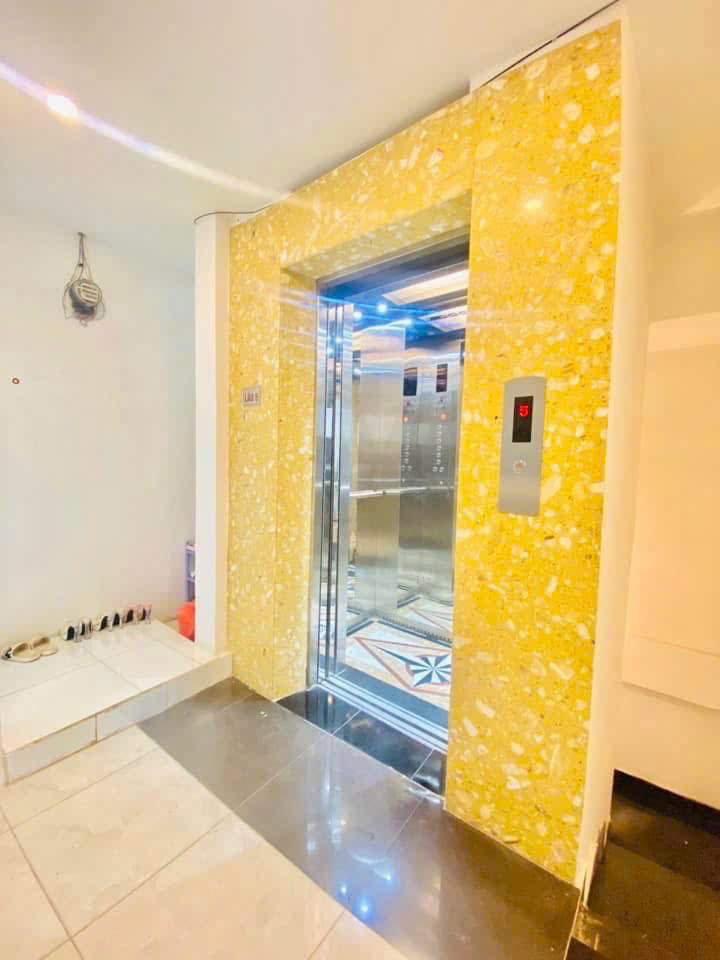 Bán Nhà Mặt Tiền Hoàng Việt - Giao Út Tịch, 6,2X16m, 6 Tầng - Thang Máy - 11 Pn, Chỉ 36,9 Tỷ