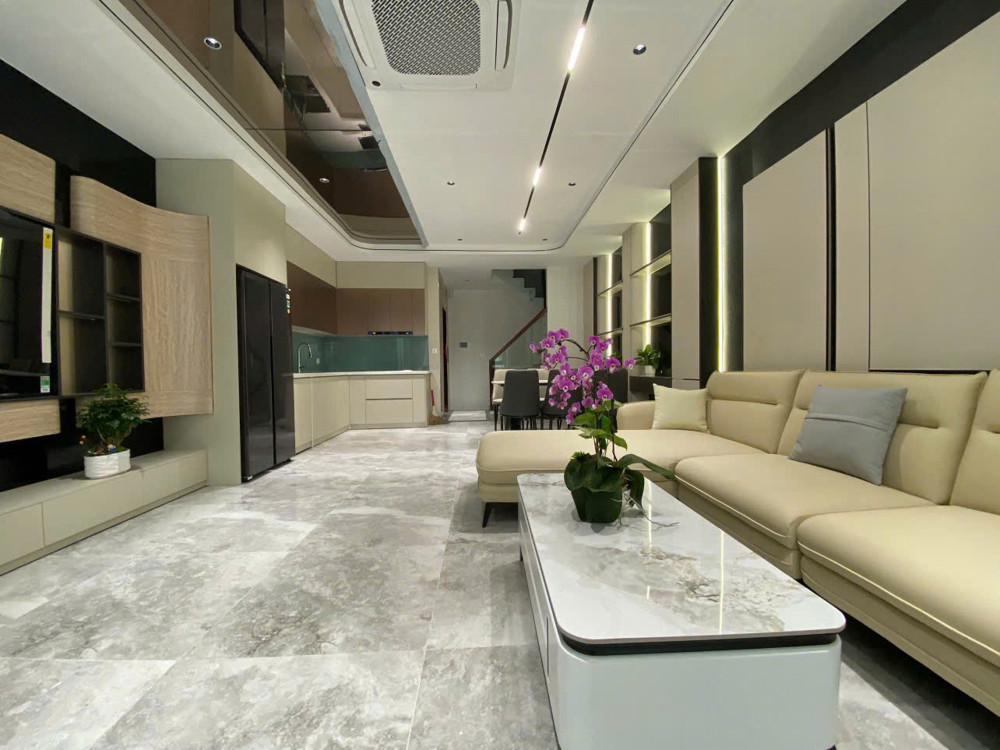 Siêu Phẩm Nguyễn Văn Cừ, 50M2, 6 Tầng Thang Máy, Full Nội Thất, Phân Lô Gia Thụy