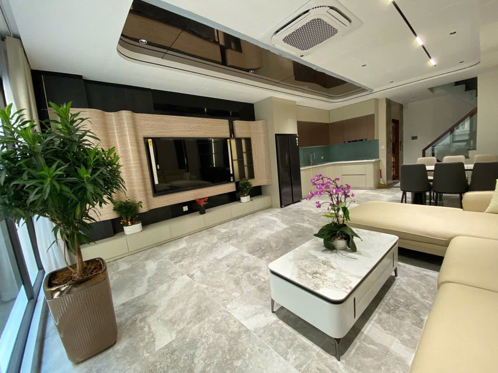 Siêu Phẩm Nguyễn Văn Cừ, 50M2, 6 Tầng Thang Máy, Full Nội Thất, Phân Lô Gia Thụy