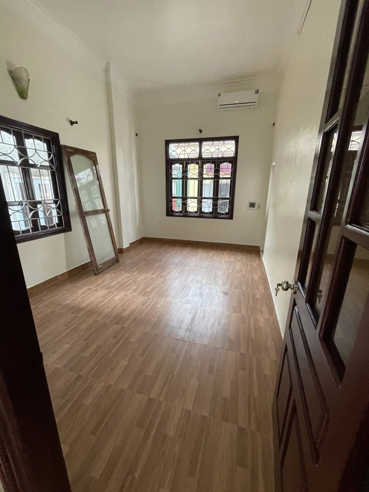 Bán Nhà 3,5 Tầng Trung Tâm Bồ Xuyên Oto Vào Tận Nơi Nhà Dân Xây Chắc Chắn