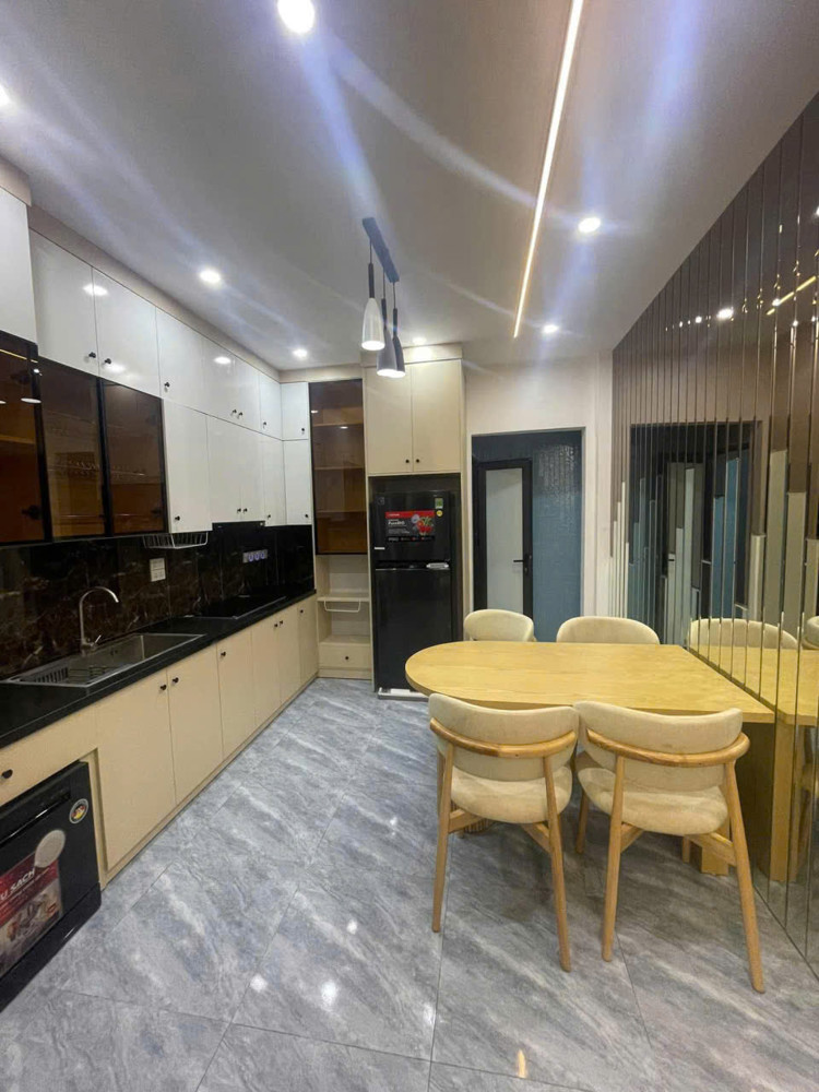 Ngọc Thụy – Không Gian Sống Chọn Lọc – Nhà Đẹp Không Có Căn Thứ 2