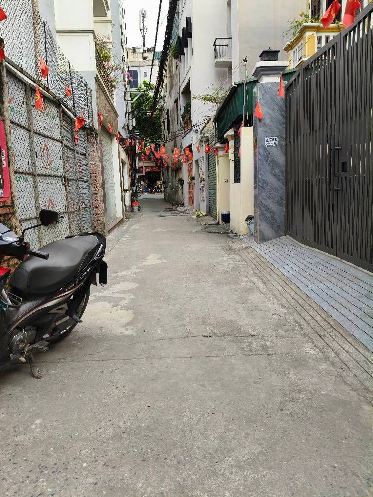 Tìm Đất Đầu Tư Thạch Bàn 9 Tỷ 50M Mặt Tiền 5M Ngõ Thông,Long Biên